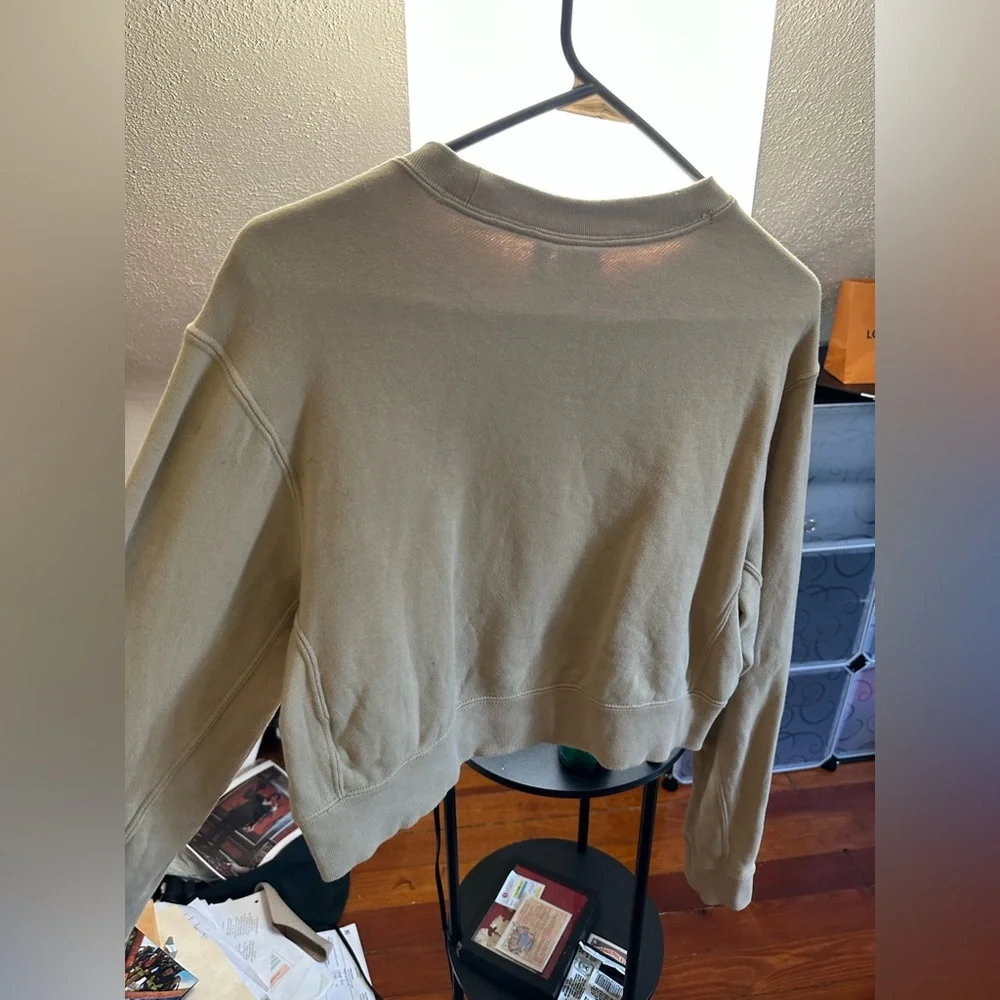 Women’s cropped Adidas crew neck, size small. - Picture 3 of 3